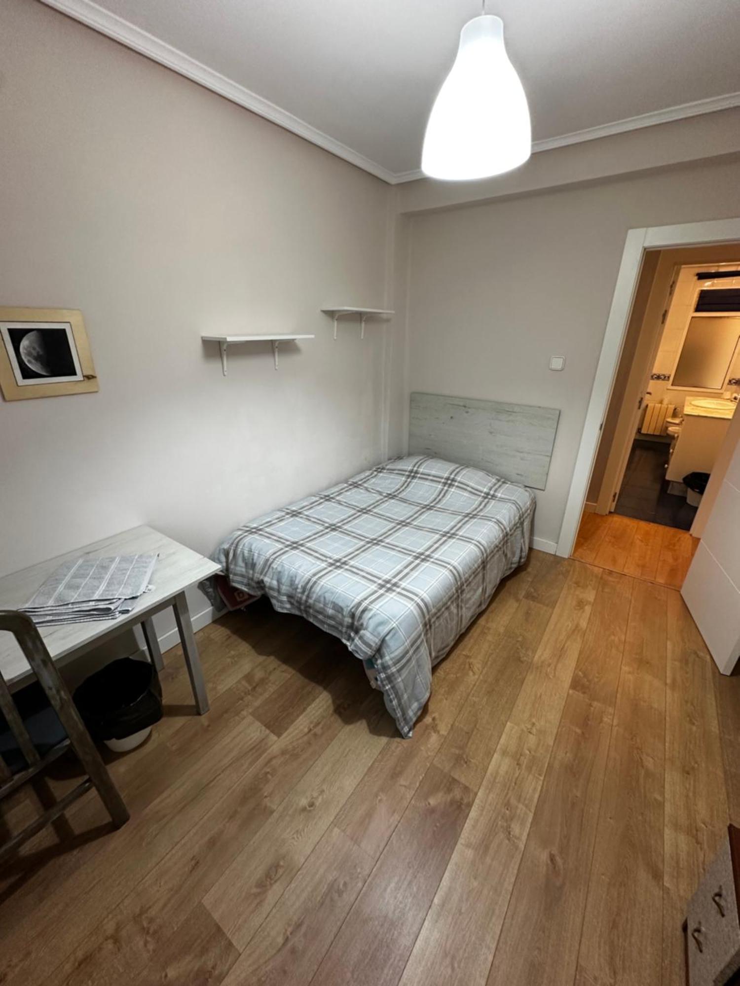 Piso Reformado Y Economico Apartment Сантандер Екстериор снимка